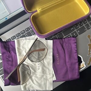 Oversized GUCCI sunglasses